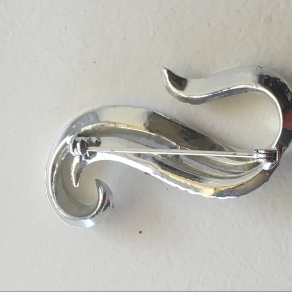 Rhinestone and sapphire silvertone brooch - Picture 6 of 6